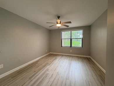 AMAZING. Truly, I must have this split bedroom two bedroom two - photo 20