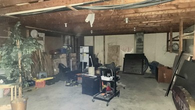 Commercial opportunity featuring 2,976 sqft shop building, C-1 - photo 21