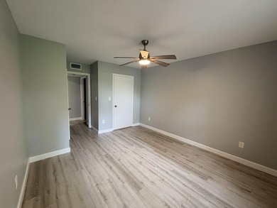 AMAZING. Truly, I must have this split bedroom two bedroom two - photo 22