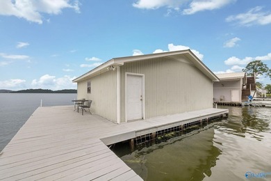 Experience exceptional waterfront living in this full brick - photo 5