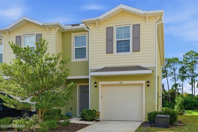 Lake Townhome/Townhouse For Sale in Port Orange, Florida