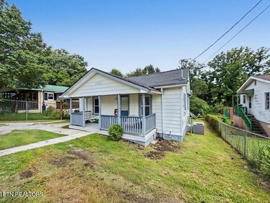 BACK ON MARKET DUE TO BUYER FINANCING FALLING THRU- seller - photo 3