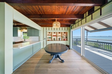 Stunning oceanfront home. This 4-bedroom, 3-bathroom home is a - photo 6