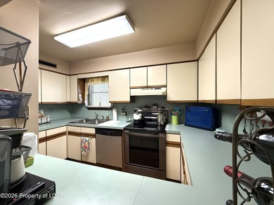 Awesome meticulously maintained 3 BR, 2 Bath Beech Mtn saltbox - photo 11