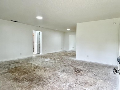 Rare opportunity to own a 3/2 home situated on 2.5 beautiful - photo 11