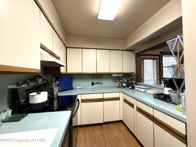 Awesome meticulously maintained 3 BR, 2 Bath Beech Mtn saltbox - photo 12