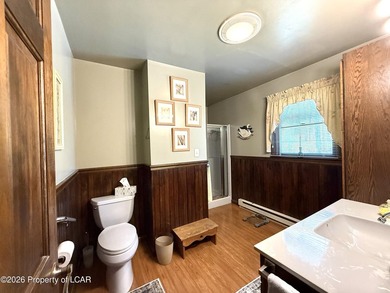 Awesome meticulously maintained 3 BR, 2 Bath Beech Mtn saltbox - photo 15