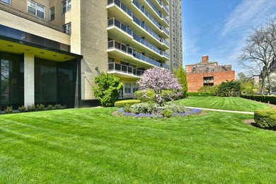 Well appointed studio at approximately 700 square feet includes - photo 28