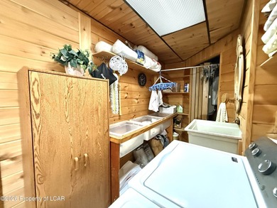 Awesome meticulously maintained 3 BR, 2 Bath Beech Mtn saltbox - photo 29