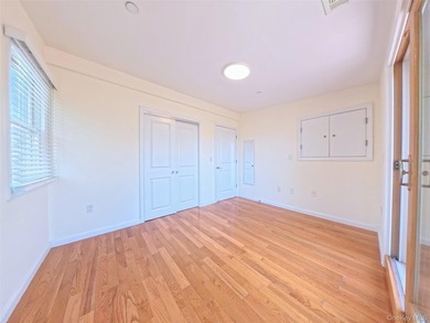 Rare Boutique Duplex Condo in Prime Queens! Offering an - photo 8
