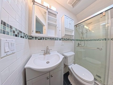 Rare Boutique Duplex Condo in Prime Queens! Offering an - photo 10