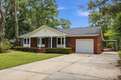 Fully Renovated Wando Woods Gem | Turnkey Living Minutes from - photo 2