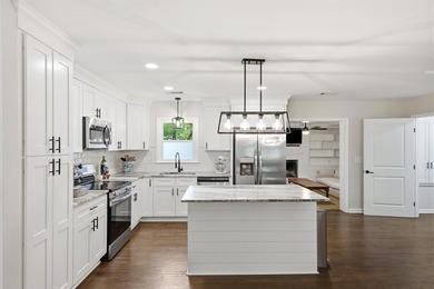 Fully Renovated Wando Woods Gem | Turnkey Living Minutes from - photo 9