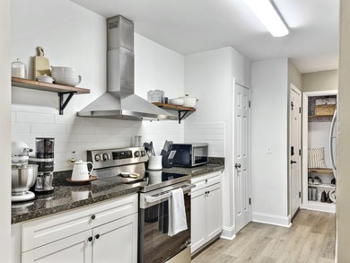 Welcome to easy Lowcountry living in the heart of West Ashley! - photo 7