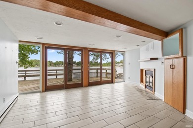 Lake season is finally here. Built in 1921, this cottage is full - photo 10