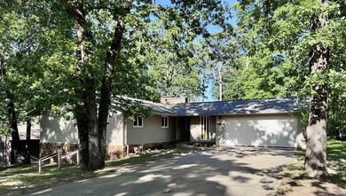 Wonderful 4BR/2BA home in a great neighborhood with a partial - photo 1