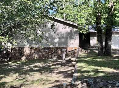 Wonderful 4BR/2BA home in a great neighborhood with a partial - photo 4