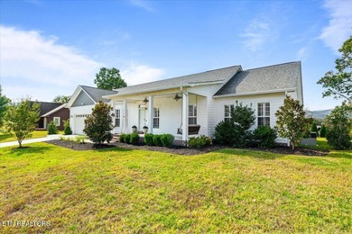 Lake Home For Sale in Jacksboro, Tennessee