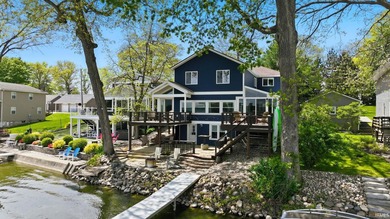 Enjoy stunning lake views from this beautifully updated Sylvan - photo 2
