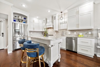 Welcome to lake living at its finest in the gated waterfront - photo 10