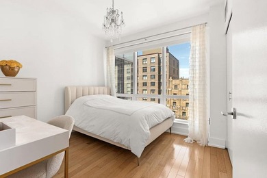 Welcome to this beautifully renovated 3-bedroom, 2-bathroom home - photo 7