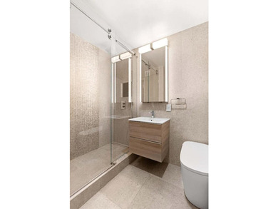 Welcome to this beautifully renovated 3-bedroom, 2-bathroom home - photo 8