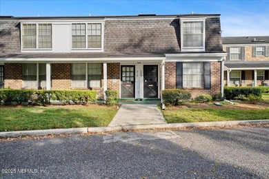 St. Johns River Condo Active Under Contract in Jacksonville Florida