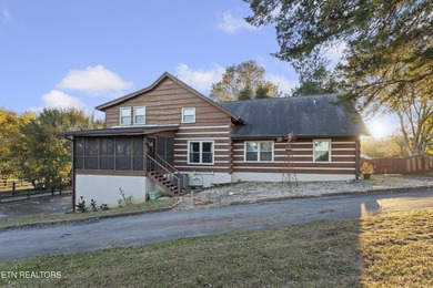 Fort Loudoun Lake Home For Sale in Knoxville Tennessee