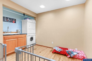 Beautiful well kept home with an open and spacious feel! large