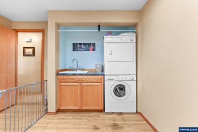 Beautiful well kept home with an open and spacious feel! large