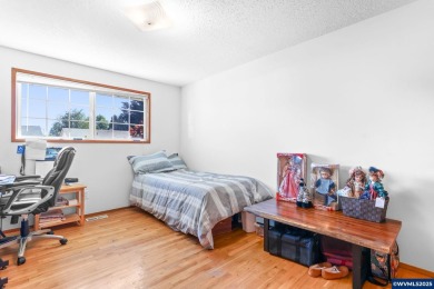 Beautiful well kept home with an open and spacious feel! large