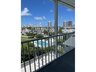 Gorgeous Marina and Coastal Views! 2 Bedroom and 1/2 (1/2 can be - photo 23