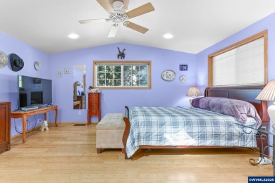 Beautiful well kept home with an open and spacious feel! large