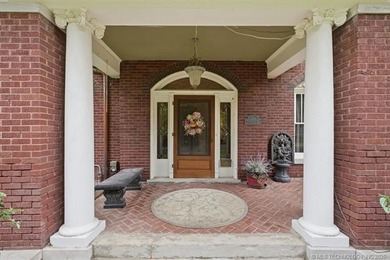 Stately Georgian home residing on Woodward Boulevard, in Sunset - photo 4