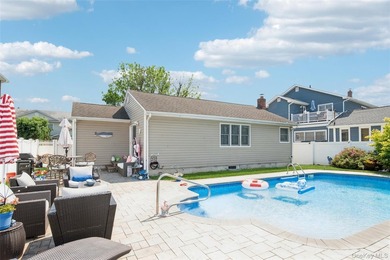 Turnkey 3-bedroom, 2-bathroom ranch-style home with 1-car garage - photo 3