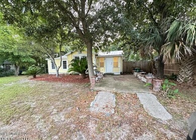 Charming Beach Cottage is full of charm and character. Situated - photo 3