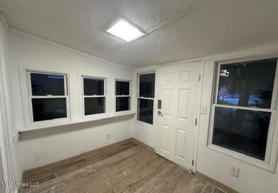 Charming Beach Cottage is full of charm and character. Situated - photo 7