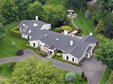 ROSLYN HARBOR. Beautifully positioned on a private, park-like - photo 2