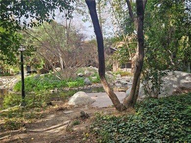 (private lake, pond, coastal) Condo For Sale in Canoga Park California