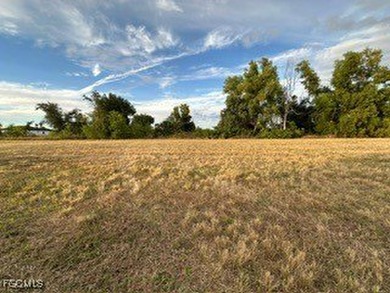 Fantastic opportunity! This lot is located in the beautiful - photo 3