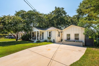 Welcome to 29 Campbell Drive, a truly one-of-a-kind designer - photo 8