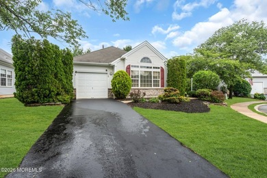 Welcome to this beautifully maintained Extended Sienna I model - photo 4