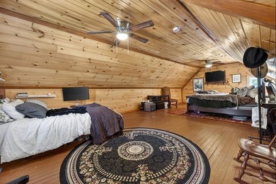 Nestled on nearly an acre, this charming three-bedroom - photo 18
