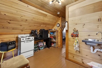 Nestled on nearly an acre, this charming three-bedroom - photo 21