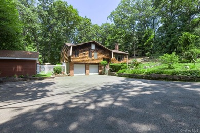 Beautifully updated Hi-Ranch on 1.5 private, park-like acres - photo 2