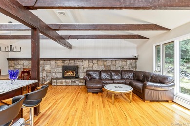 Beautifully updated Hi-Ranch on 1.5 private, park-like acres - photo 7
