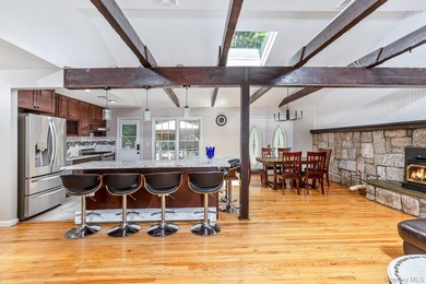 Beautifully updated Hi-Ranch on 1.5 private, park-like acres - photo 9