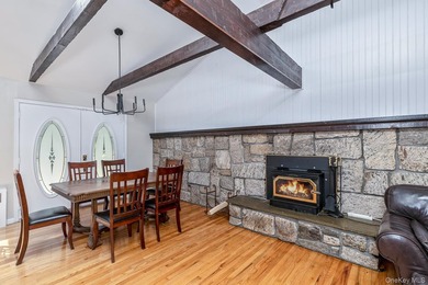 Beautifully updated Hi-Ranch on 1.5 private, park-like acres - photo 10
