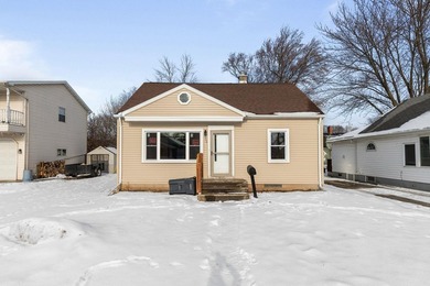 Lake Winnebago Home For Sale in Neenah Wisconsin