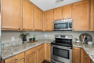 Beautiful 2017 construction on over 1/3 of an acre listed below - photo 4